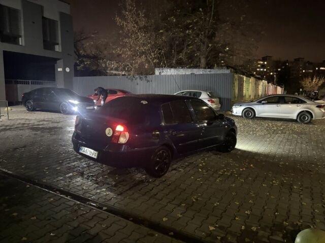 Синий Рено Клио, объемом двигателя 1.4 л и пробегом 2 тыс. км за 3500 $, фото 20 на Automoto.ua