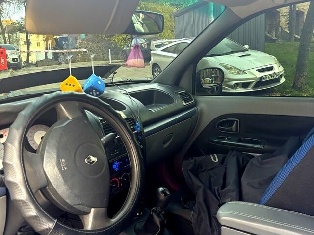 Синий Рено Клио, объемом двигателя 1.4 л и пробегом 183 тыс. км за 3500 $, фото 9 на Automoto.ua