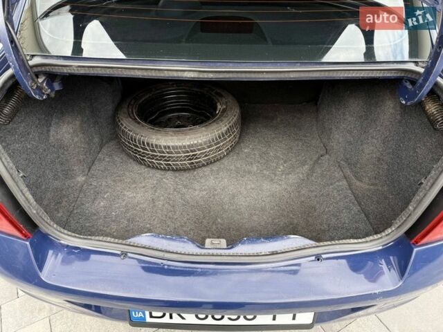 Синий Рено Клио, объемом двигателя 1.39 л и пробегом 180 тыс. км за 3700 $, фото 17 на Automoto.ua