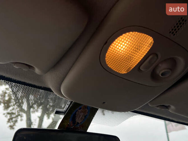 Синій Рено Кліо, об'ємом двигуна 1.39 л та пробігом 211 тис. км за 3400 $, фото 16 на Automoto.ua