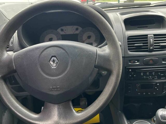 Синій Рено Кліо, об'ємом двигуна 1.4 л та пробігом 211 тис. км за 3400 $, фото 9 на Automoto.ua