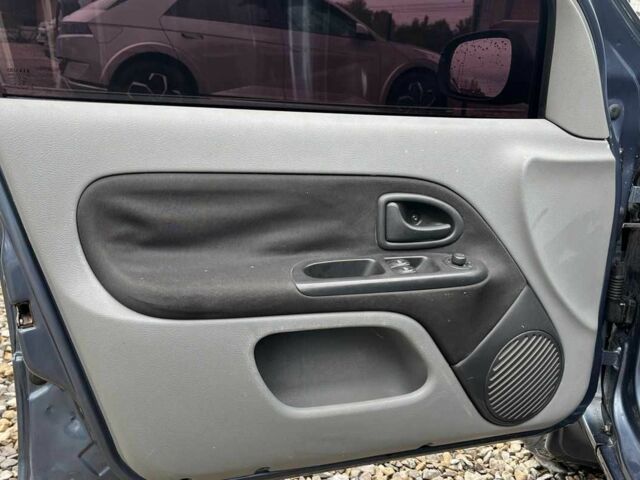 Синій Рено Кліо, об'ємом двигуна 1.4 л та пробігом 211 тис. км за 3400 $, фото 22 на Automoto.ua