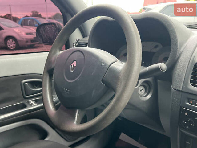 Синій Рено Кліо, об'ємом двигуна 1.39 л та пробігом 211 тис. км за 3400 $, фото 14 на Automoto.ua