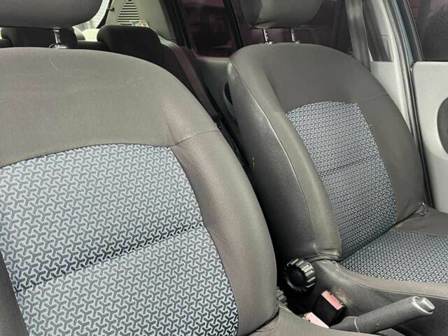 Синій Рено Кліо, об'ємом двигуна 1.4 л та пробігом 211 тис. км за 3400 $, фото 20 на Automoto.ua