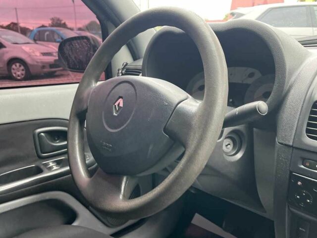 Синій Рено Кліо, об'ємом двигуна 1.4 л та пробігом 211 тис. км за 3400 $, фото 14 на Automoto.ua