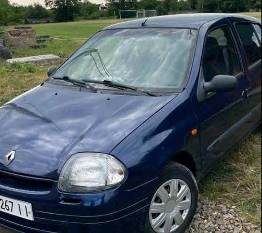 Синий Рено Клио, объемом двигателя 1.4 л и пробегом 250 тыс. км за 2000 $, фото 1 на Automoto.ua