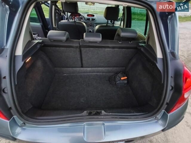 Синий Рено Клио, объемом двигателя 1.6 л и пробегом 180 тыс. км за 5500 $, фото 8 на Automoto.ua