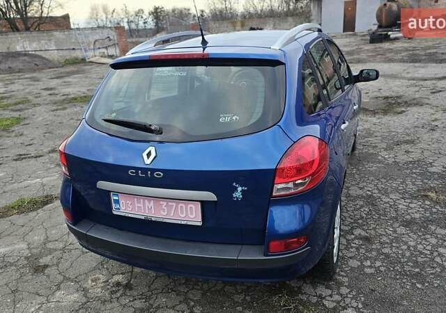 Синий Рено Клио, объемом двигателя 1.5 л и пробегом 296 тыс. км за 5600 $, фото 4 на Automoto.ua
