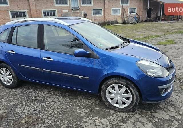 Синий Рено Клио, объемом двигателя 1.5 л и пробегом 296 тыс. км за 5600 $, фото 2 на Automoto.ua