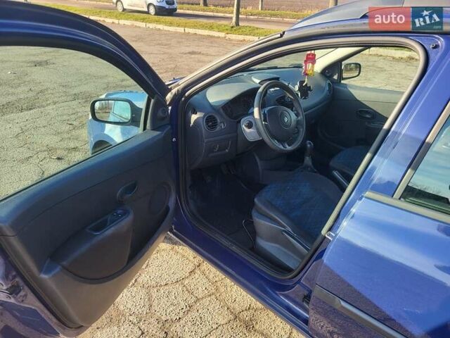 Синій Рено Кліо, об'ємом двигуна 1.2 л та пробігом 280 тис. км за 3900 $, фото 8 на Automoto.ua