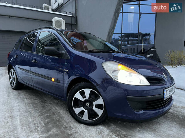 Синий Рено Клио, объемом двигателя 1.5 л и пробегом 227 тыс. км за 4550 $, фото 1 на Automoto.ua