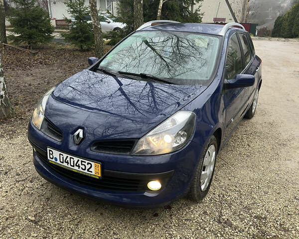 Синий Рено Клио, объемом двигателя 1.6 л и пробегом 137 тыс. км за 5700 $, фото 1 на Automoto.ua