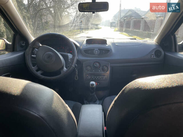 Синий Рено Клио, объемом двигателя 1.5 л и пробегом 225 тыс. км за 4299 $, фото 9 на Automoto.ua