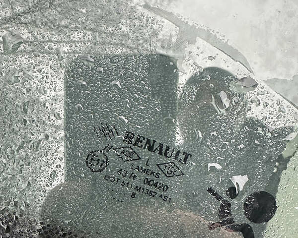 Синій Рено Кліо, об'ємом двигуна 1.6 л та пробігом 137 тис. км за 5800 $, фото 16 на Automoto.ua