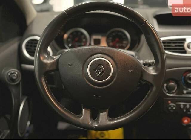 Синий Рено Клио, объемом двигателя 1.2 л и пробегом 200 тыс. км за 4500 $, фото 4 на Automoto.ua