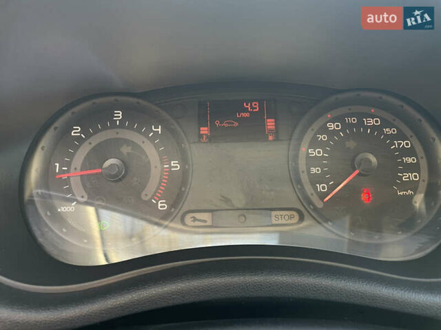 Синий Рено Клио, объемом двигателя 1.5 л и пробегом 225 тыс. км за 4299 $, фото 13 на Automoto.ua