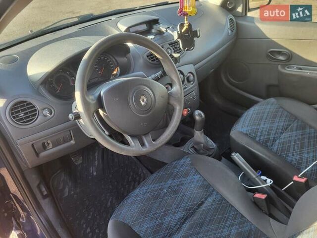 Синій Рено Кліо, об'ємом двигуна 1.2 л та пробігом 280 тис. км за 3900 $, фото 9 на Automoto.ua