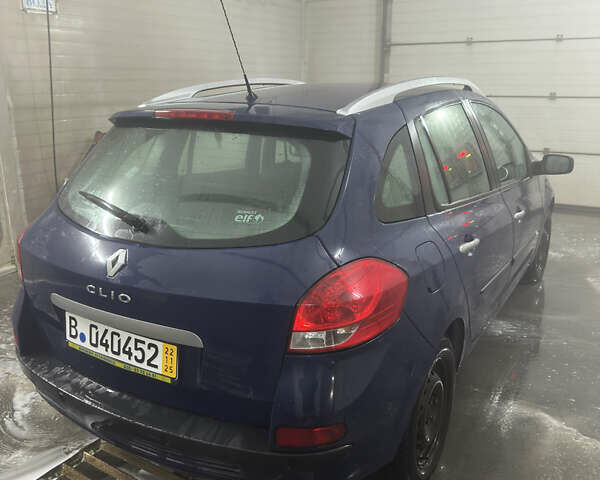Синий Рено Клио, объемом двигателя 1.6 л и пробегом 135 тыс. км за 6000 $, фото 4 на Automoto.ua