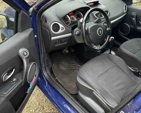 Синий Рено Клио, объемом двигателя 1.6 л и пробегом 137 тыс. км за 5700 $, фото 18 на Automoto.ua