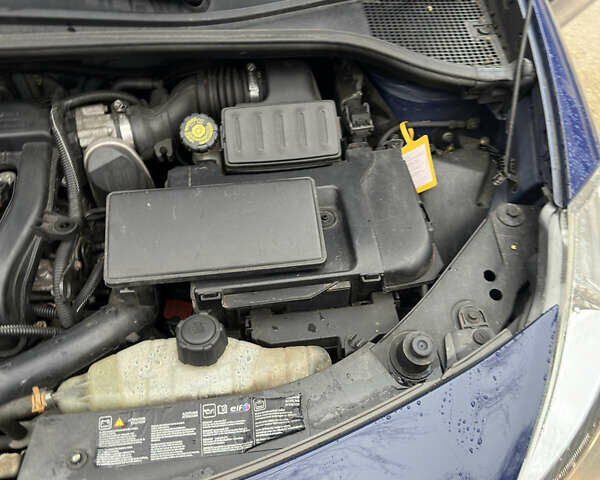 Синий Рено Клио, объемом двигателя 1.6 л и пробегом 137 тыс. км за 5700 $, фото 30 на Automoto.ua