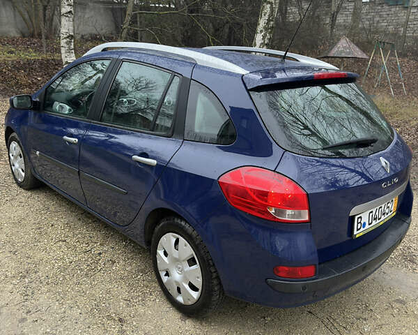 Синий Рено Клио, объемом двигателя 1.6 л и пробегом 137 тыс. км за 5700 $, фото 13 на Automoto.ua