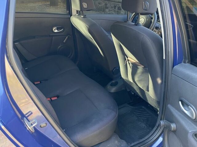 Синий Рено Клио, объемом двигателя 1.1 л и пробегом 281 тыс. км за 4400 $, фото 5 на Automoto.ua