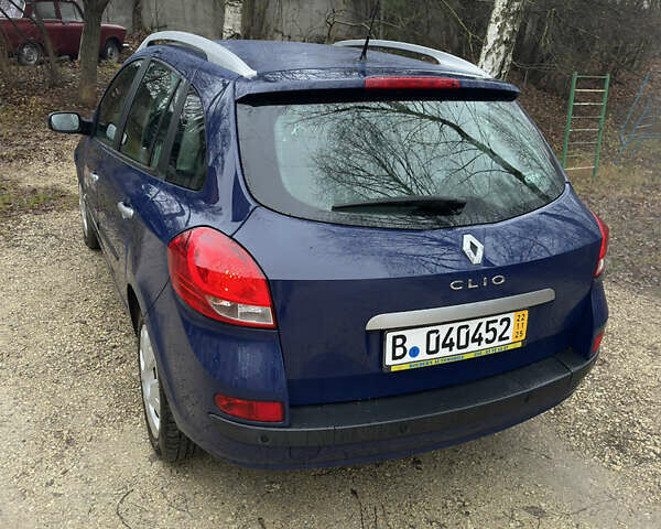 Синий Рено Клио, объемом двигателя 1.6 л и пробегом 137 тыс. км за 5700 $, фото 11 на Automoto.ua