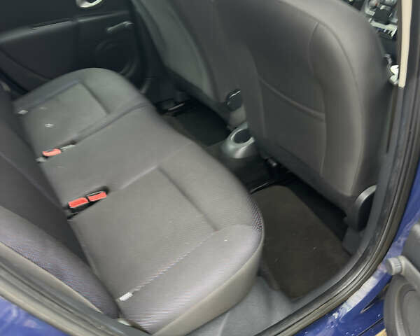 Синий Рено Клио, объемом двигателя 1.6 л и пробегом 137 тыс. км за 5700 $, фото 26 на Automoto.ua