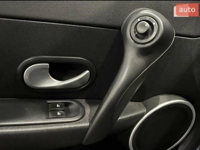 Синий Рено Клио, объемом двигателя 1.2 л и пробегом 200 тыс. км за 4500 $, фото 3 на Automoto.ua