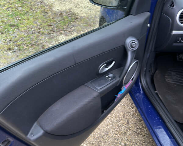 Синій Рено Кліо, об'ємом двигуна 1.6 л та пробігом 137 тис. км за 5800 $, фото 19 на Automoto.ua