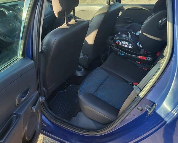 Синій Рено Кліо, об'ємом двигуна 1.2 л та пробігом 280 тис. км за 3900 $, фото 11 на Automoto.ua