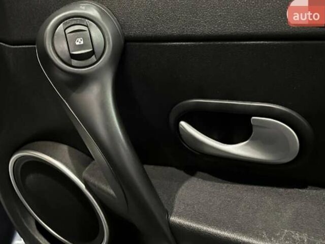 Синий Рено Клио, объемом двигателя 1.2 л и пробегом 200 тыс. км за 4500 $, фото 1 на Automoto.ua