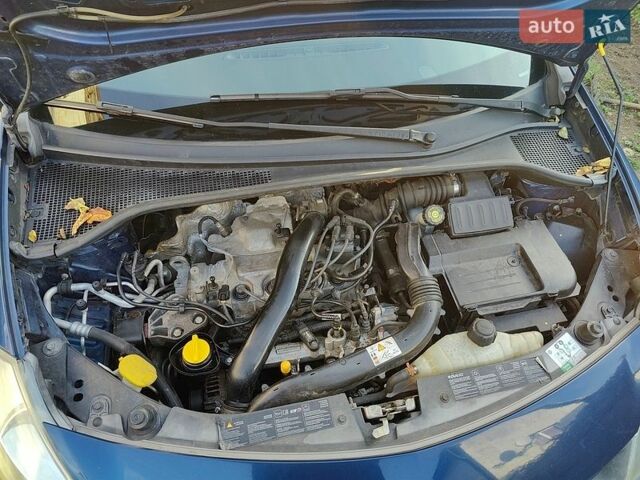 Синий Рено Клио, объемом двигателя 1.2 л и пробегом 209 тыс. км за 4800 $, фото 32 на Automoto.ua