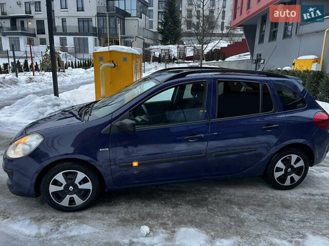 Синий Рено Клио, объемом двигателя 1.5 л и пробегом 227 тыс. км за 4550 $, фото 12 на Automoto.ua