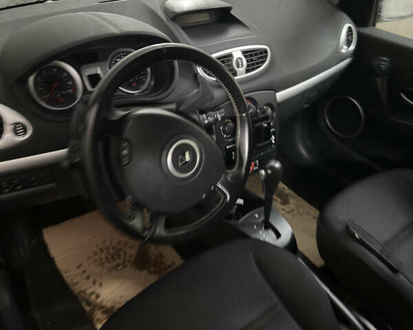 Синий Рено Клио, объемом двигателя 1.6 л и пробегом 135 тыс. км за 6000 $, фото 12 на Automoto.ua