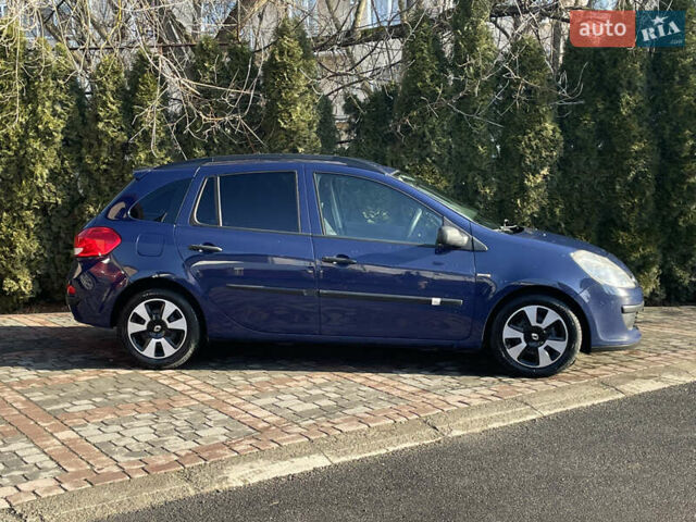 Синий Рено Клио, объемом двигателя 1.5 л и пробегом 225 тыс. км за 4299 $, фото 2 на Automoto.ua