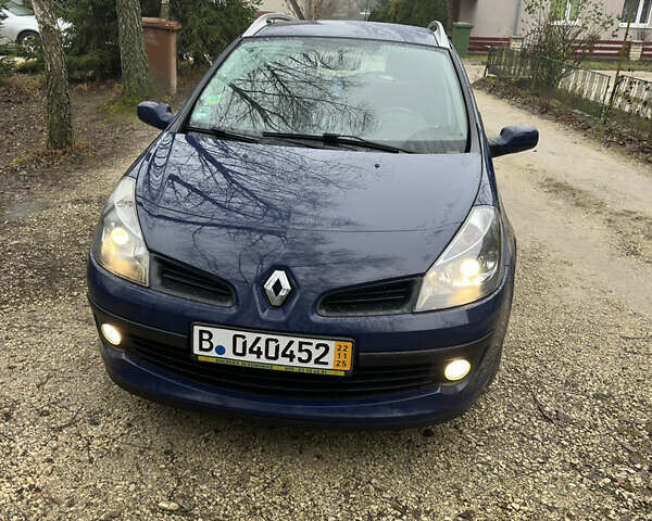 Синий Рено Клио, объемом двигателя 1.6 л и пробегом 137 тыс. км за 5700 $, фото 2 на Automoto.ua