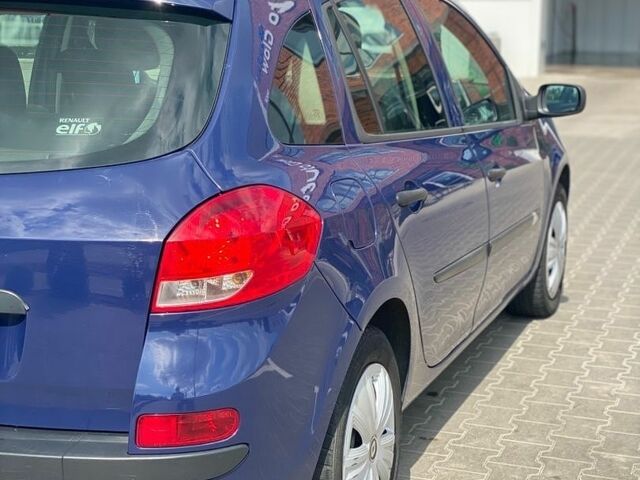 Синий Рено Клио, объемом двигателя 1.2 л и пробегом 262 тыс. км за 3799 $, фото 22 на Automoto.ua