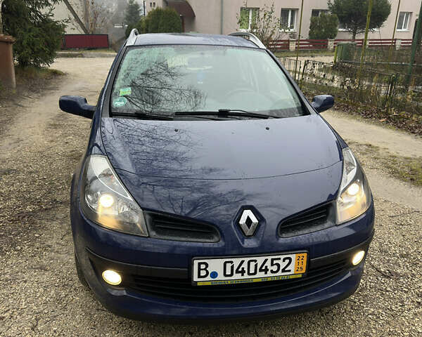 Синий Рено Клио, объемом двигателя 1.6 л и пробегом 137 тыс. км за 6000 $, фото 3 на Automoto.ua