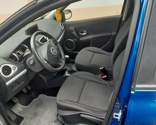 Синій Рено Кліо, об'ємом двигуна 1.2 л та пробігом 228 тис. км за 5499 $, фото 17 на Automoto.ua