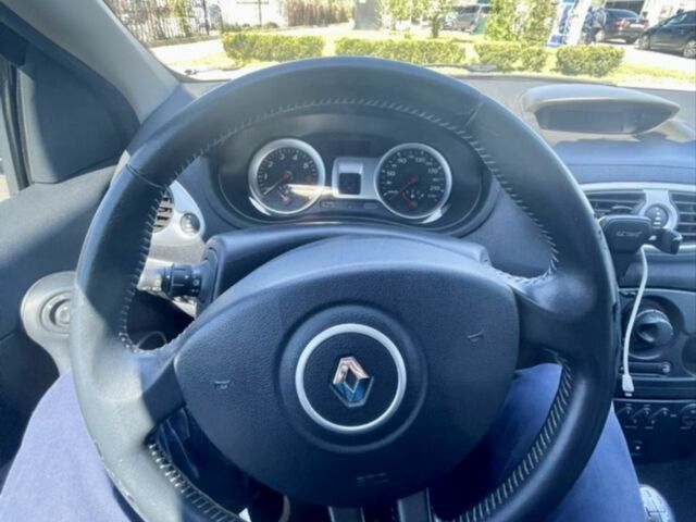 Синий Рено Клио, объемом двигателя 1.1 л и пробегом 190 тыс. км за 5000 $, фото 2 на Automoto.ua