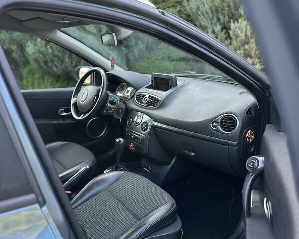 Синий Рено Клио, объемом двигателя 1.6 л и пробегом 182 тыс. км за 5950 $, фото 79 на Automoto.ua