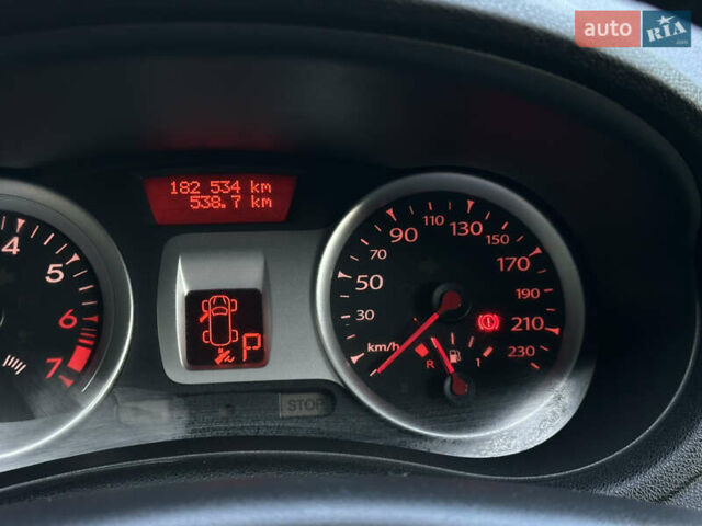 Синий Рено Клио, объемом двигателя 1.6 л и пробегом 182 тыс. км за 5950 $, фото 76 на Automoto.ua