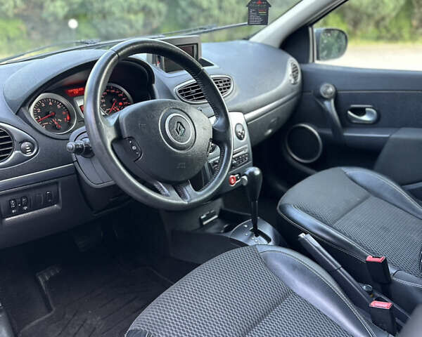 Синий Рено Клио, объемом двигателя 1.6 л и пробегом 182 тыс. км за 5950 $, фото 77 на Automoto.ua