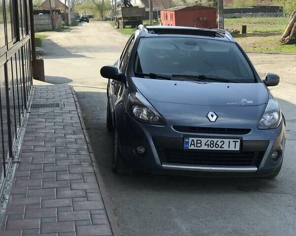 Синий Рено Клио, объемом двигателя 1.5 л и пробегом 350 тыс. км за 6000 $, фото 2 на Automoto.ua