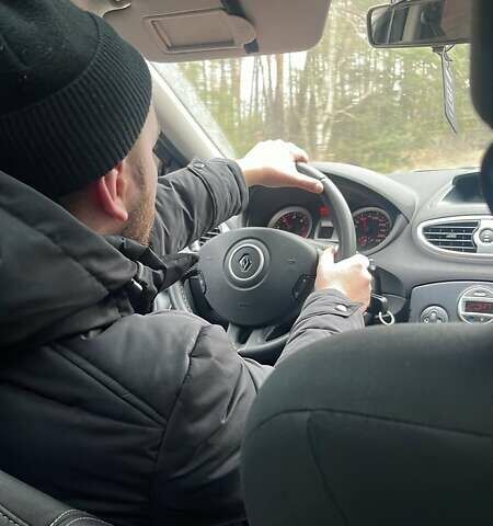 Синий Рено Клио, объемом двигателя 1.5 л и пробегом 350 тыс. км за 6000 $, фото 12 на Automoto.ua