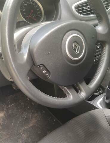 Синий Рено Клио, объемом двигателя 1.2 л и пробегом 170 тыс. км за 5850 $, фото 4 на Automoto.ua
