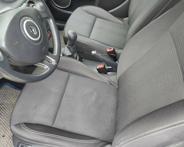 Синій Рено Кліо, об'ємом двигуна 1.2 л та пробігом 243 тис. км за 5500 $, фото 6 на Automoto.ua