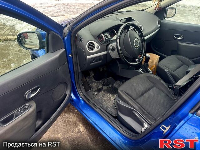 Синій Рено Кліо, об'ємом двигуна 1.5 л та пробігом 31200 тис. км за 4750 $, фото 4 на Automoto.ua