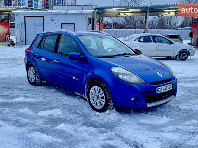 Синий Рено Клио, объемом двигателя 1.5 л и пробегом 318 тыс. км за 4650 $, фото 1 на Automoto.ua